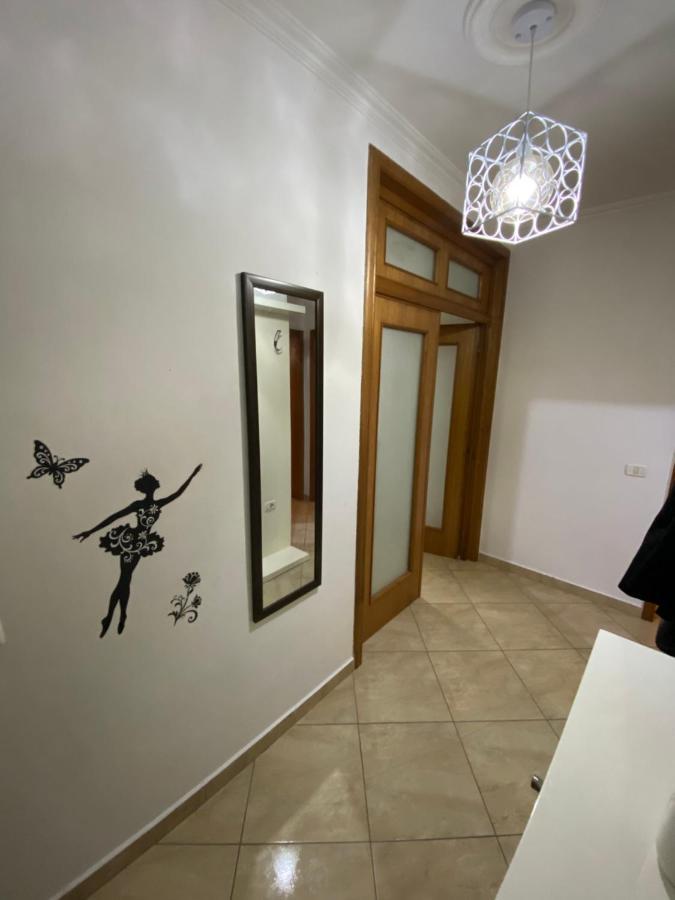 Chlo Apartment 3 ティラナ エクステリア 写真